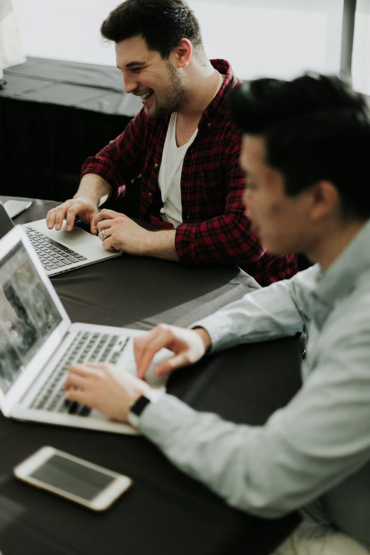 Wanna know who makes or breaks your sales month?